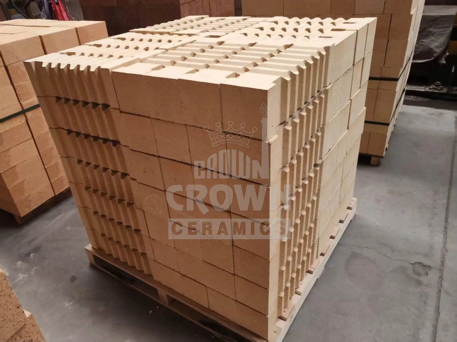 Pallet of grooved anchor tiles